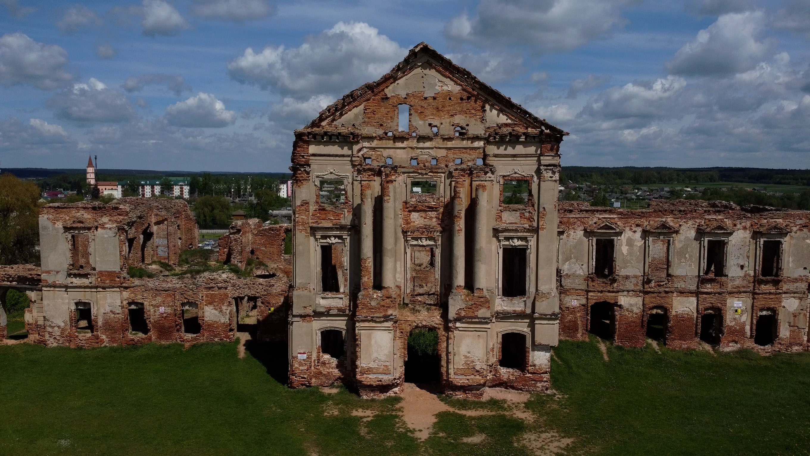Дворец в Ружанах и усадьба Пружанский палацик