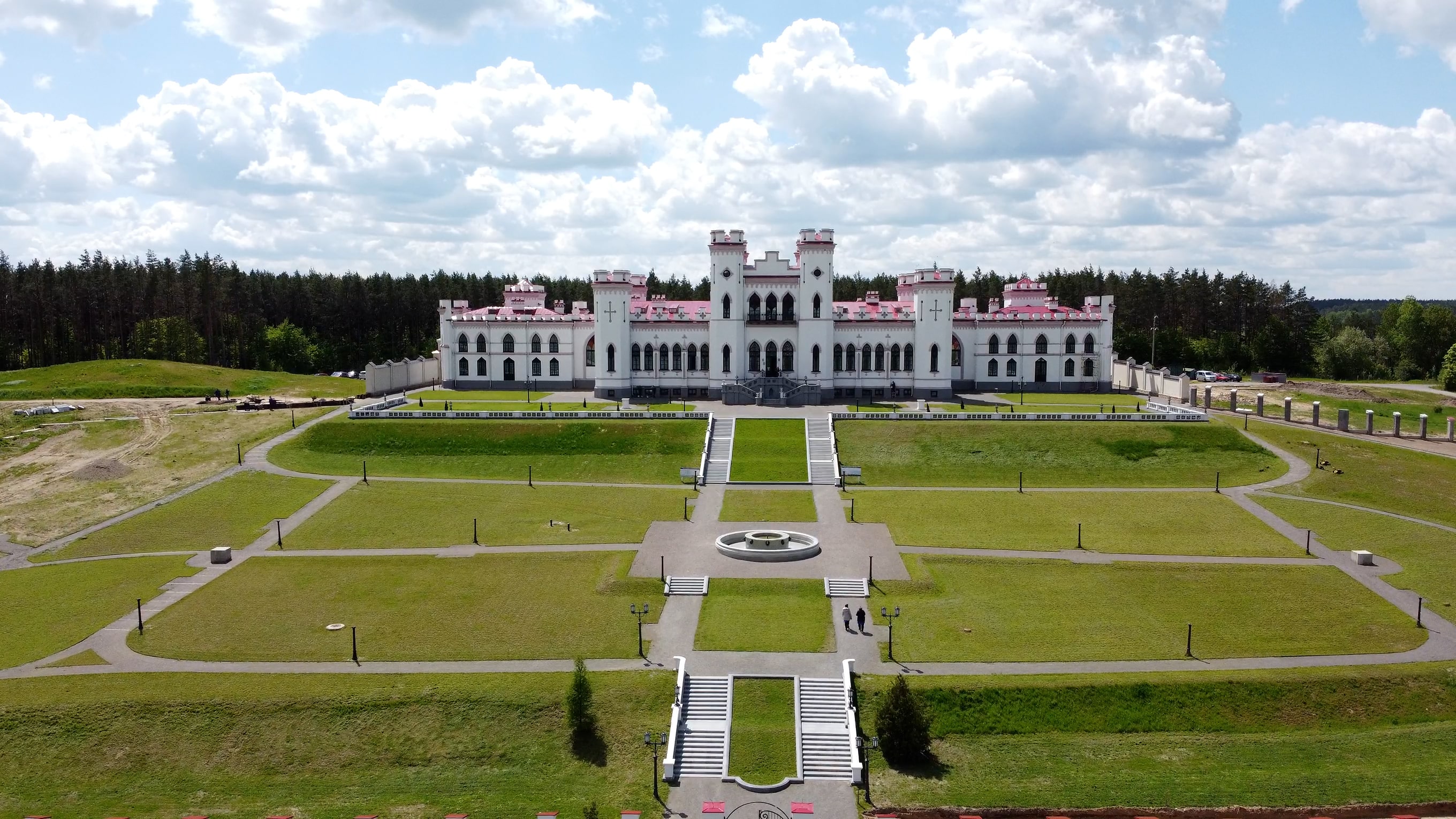 Дворец Пусловских и усадьба Тадеуша Костюшко 